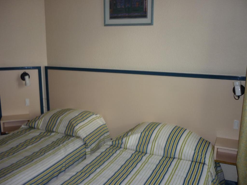 Hotel Entre 2 Mers Proche Bordeaux Carbon-Blanc Kamer foto