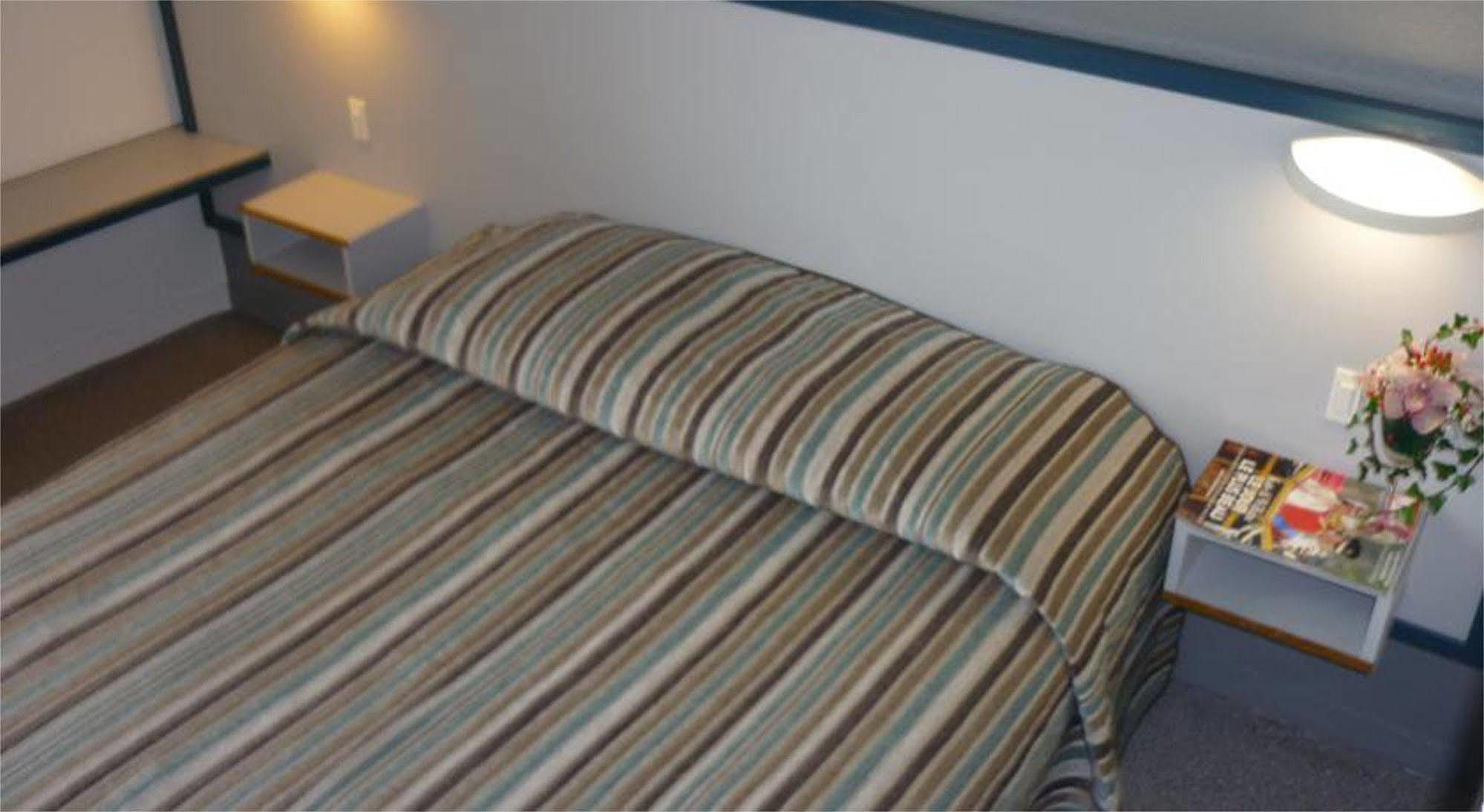 Hotel Entre 2 Mers Proche Bordeaux Carbon-Blanc Buitenkant foto