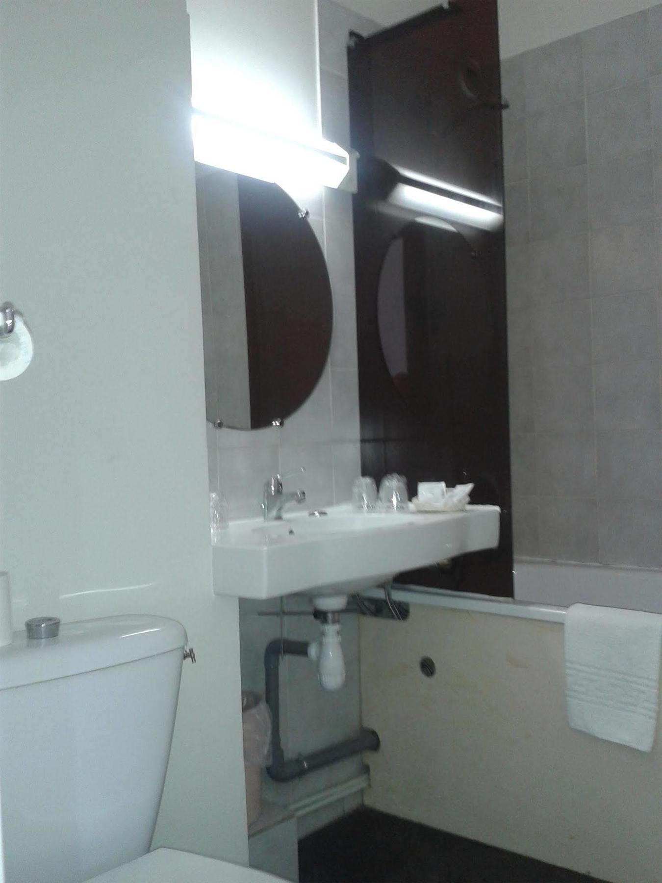 Hotel Entre 2 Mers Proche Bordeaux Carbon-Blanc Buitenkant foto